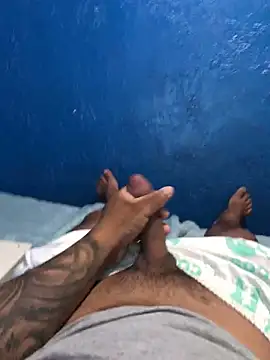 Alangostoso092 online show from November 1, 2025, 6:21 pm