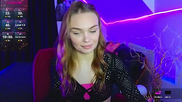 KitsyMoore online show from September 29, 2025, 3:06 pm