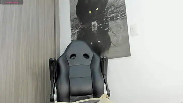 KAYLA BATISTA  online show from December 2, 2025, 3:01 am