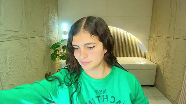 dany r  online show from April 6, 2026, 12:39 pm