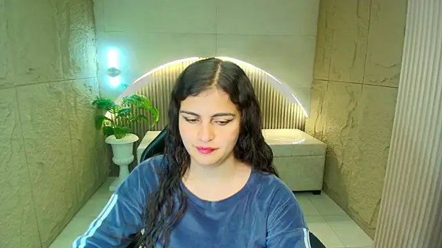 dany r  online show from April 13, 2026, 12:43 pm