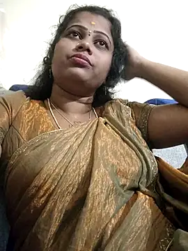 Snapshot of sweetqueen143 chatting on October 13, 2025, 4:29 pm sweetqueen143 online show from October 13, 2025, 4:29 pm