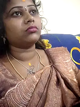 sweetqueen143 online show from October 21, 2025, 2:18 pm