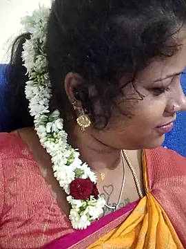 sweetqueen143 online show from November 21, 2025, 4:38 pm