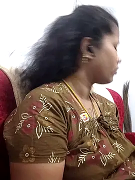 sweetqueen143 online show from April 14, 2026, 6:08 am