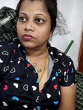 sweetqueen143 online show from May 15, 2026, 10:50 pm