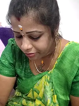 sweetqueen143 online show from May 21, 2026, 4:08 am