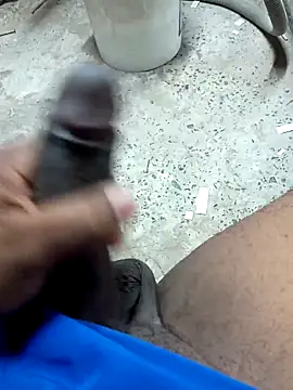 Snapshot of preto3561 chatting on February 9, 2026, 1:37 pm preto3561 online show from February 9, 2026, 1:37 pm