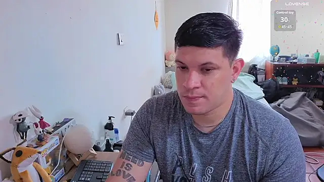 Snapshot of ryden_01 chatting on January 14, 2026, 3:17 pm ryden 01 online show from January 14, 2026, 3:17 pm