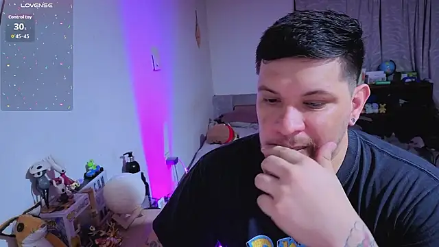 Snapshot of ryden_01 chatting on February 28, 2026, 12:44 am ryden 01 online show from February 28, 2026, 12:44 am