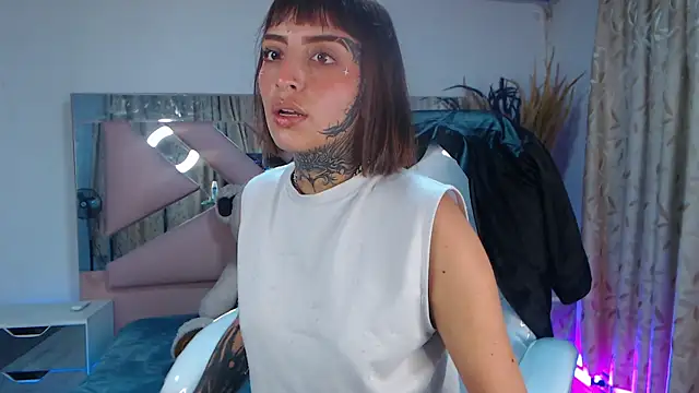 Gyal 8  online show from October 10, 2025, 3:16 am