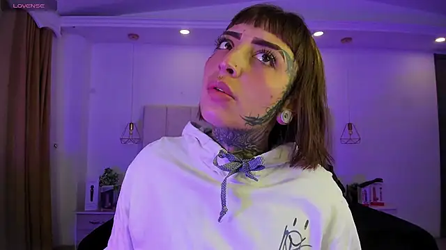 Gyal 8  online show from January 10, 2026, 3:08 am