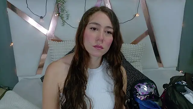 MyApril   online show from December 2, 2025, 11:48 am