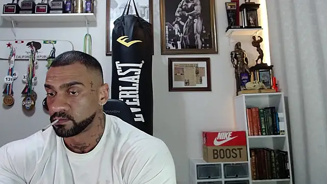 Snapshot of henryhadesflirt chatting on November 3, 2025, 11:15 pm henryhadesflirt online show from November 3, 2025, 11:15 pm