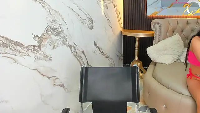 Snapshot of MIA_RUSSELL_ chatting on October 2, 2025, 7:32 pm MIA RUSSELL online show from October 2, 2025, 7:32 pm