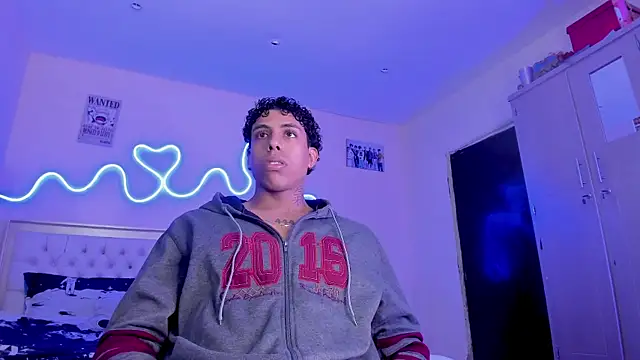 Snapshot of Glader31 chatting on November 15, 2025, 10:59 pm Glader31 online show from November 15, 2025, 10:59 pm