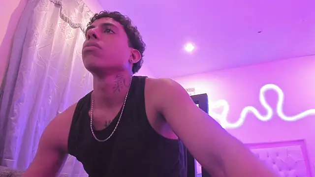 Snapshot of Glader31 chatting on December 20, 2025, 10:17 pm Glader31 online show from December 20, 2025, 10:17 pm