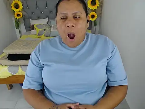 hotlesby valery online show from November 27, 2025, 8:11 pm