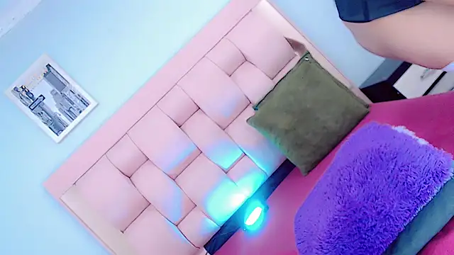 AdharaDaboin online show from October 15, 2025, 3:50 am