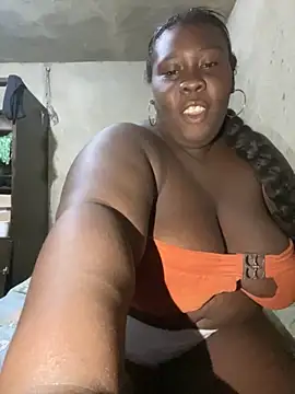 Snapshot of CarolinaGomez_ chatting on November 17, 2025, 12:22 pm CarolinaGomez online show from November 17, 2025, 12:22 pm