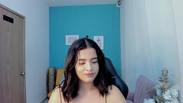 Snapshot of Victoria_Jonnesss chatting on November 7, 2025, 12:16 pm Victoria Jonnesss online show from November 7, 2025, 12:16 pm