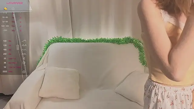 Snapshot of blooming_rosee chatting on January 8, 2026, 4:53 pm blooming rosee online show from January 8, 2026, 4:53 pm