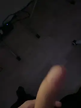 Snapshot of ynskingsex chatting on October 2, 2025, 11:01 pm ynskingsex online show from October 2, 2025, 11:01 pm