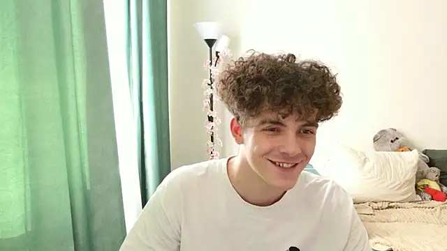 dreamgonetan online show from September 22, 2025, 1:13 pm