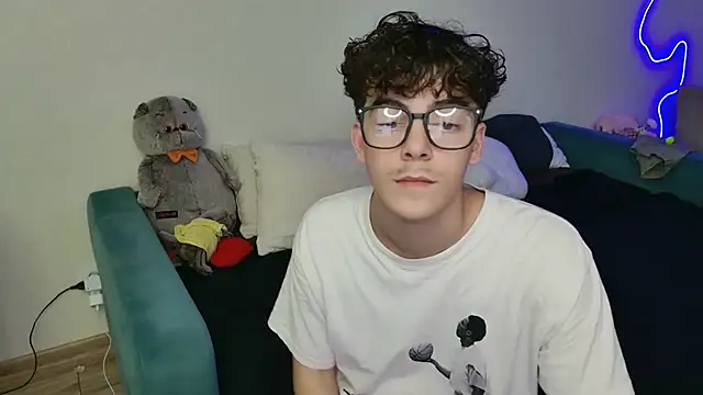 dreamgonetan online show from October 4, 2025, 12:47 pm