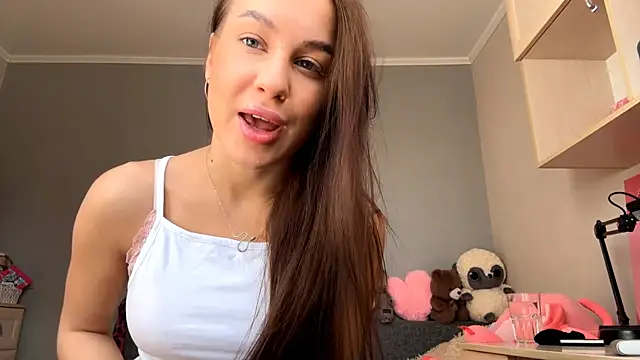 Snapshot of KAtieSim chatting on October 2, 2025, 6:42 am KAtieSim online show from October 2, 2025, 6:42 am