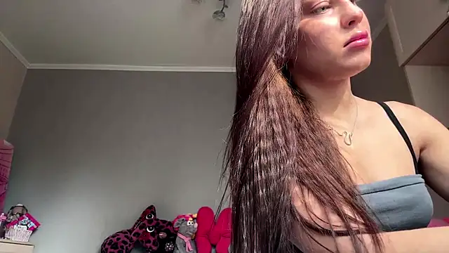 Snapshot of KAtieSim chatting on October 9, 2025, 8:23 am KAtieSim online show from October 9, 2025, 8:23 am