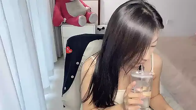 Mien-MM online show from November 17, 2025, 8:42 am