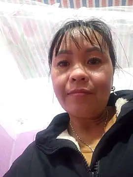 cunconcute online show from November 28, 2025, 4:42 pm