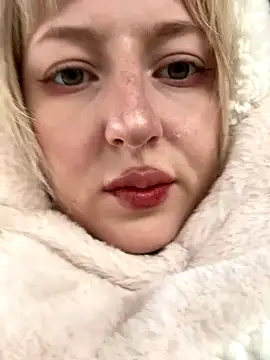 Snapshot of RonnieKiss chatting on October 14, 2025, 5:08 am RonnieKiss online show from October 14, 2025, 5:08 am