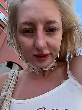 Snapshot of RonnieKiss chatting on January 8, 2026, 3:20 am RonnieKiss online show from January 8, 2026, 3:20 am