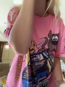 Snapshot of RonnieKiss chatting on January 10, 2026, 5:31 am RonnieKiss online show from January 10, 2026, 5:31 am