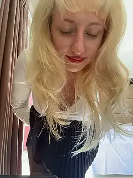 Snapshot of RonnieKiss chatting on January 15, 2026, 6:07 am RonnieKiss online show from January 15, 2026, 6:07 am