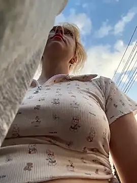 Snapshot of RonnieKiss chatting on February 13, 2026, 10:55 am RonnieKiss online show from February 13, 2026, 10:55 am