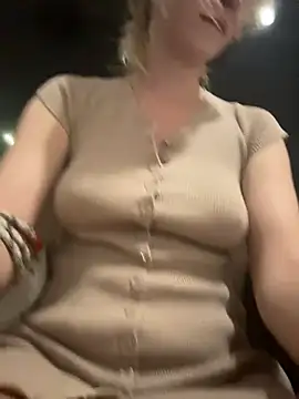 Snapshot of RonnieKiss chatting on February 21, 2026, 12:39 pm RonnieKiss online show from February 21, 2026, 12:39 pm