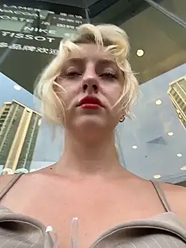 Snapshot of RonnieKiss chatting on February 25, 2026, 10:03 am RonnieKiss online show from February 25, 2026, 10:03 am