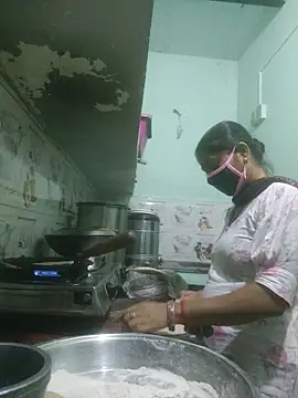 Snapshot of Cute-Charvii chatting on November 26, 2025, 12:50 pm Cute-Charvii online show from November 26, 2025, 12:50 pm