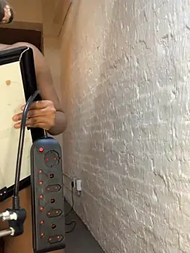 Snapshot of 21shazzy chatting on October 27, 2025, 5:39 pm 21shazzy online show from October 27, 2025, 5:39 pm