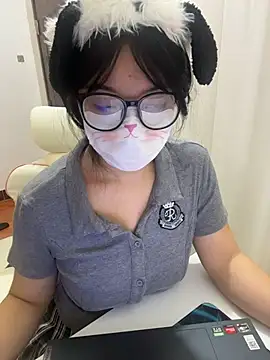 AZ37866 online show from November 6, 2025, 3:57 pm