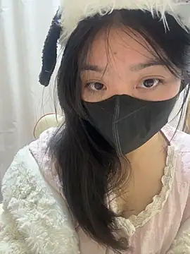 Snapshot of AZ37866 chatting on February 10, 2026, 1:04 pm AZ37866 online show from February 10, 2026, 1:04 pm