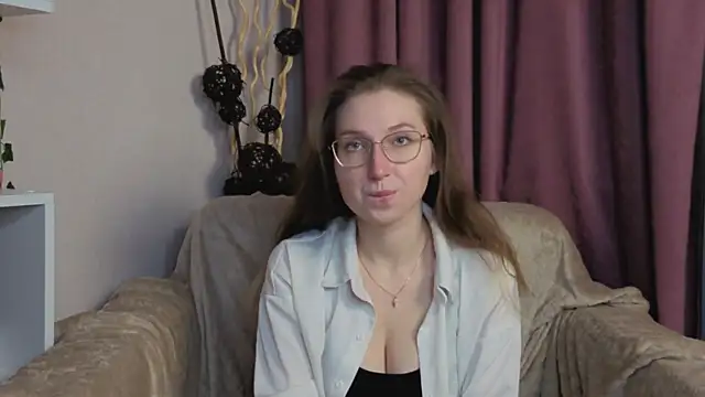 Snapshot of DaliaRadtke chatting on November 17, 2025, 6:14 pm DaliaRadtke online show from November 17, 2025, 6:14 pm