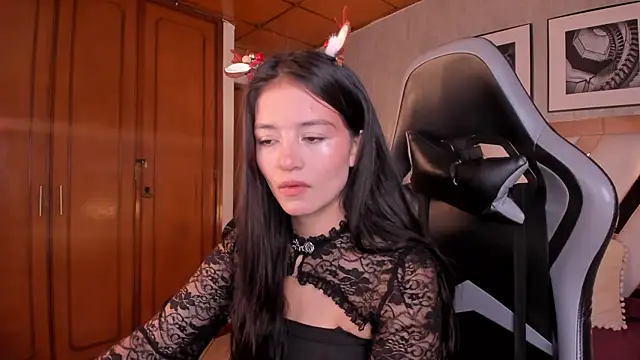 Snapshot of HaathorX chatting on December 3, 2025, 2:48 pm HaathorX online show from December 3, 2025, 2:48 pm