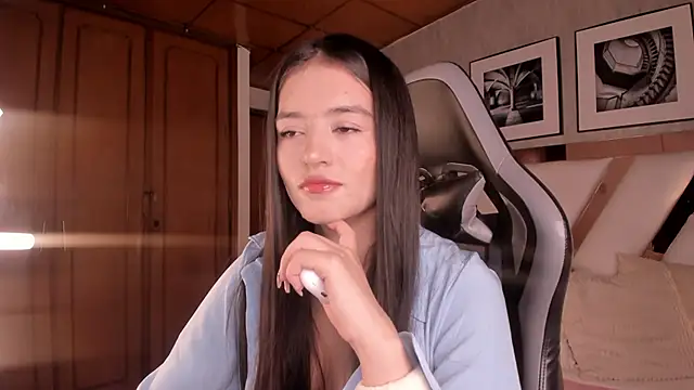 Snapshot of HaathorX chatting on December 19, 2025, 2:02 pm HaathorX online show from December 19, 2025, 2:02 pm