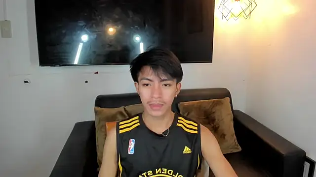 jayxxxlovescock online show from October 28, 2025, 5:04 pm