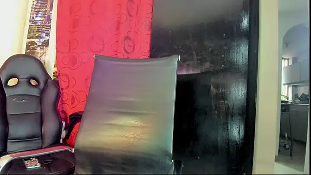 Snapshot of Rose_and_denisse chatting on October 4, 2025, 10:19 pm Rose and denisse online show from October 4, 2025, 10:19 pm