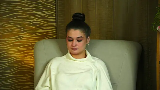 Snapshot of KristieOppelt chatting on October 2, 2025, 3:19 pm KristieOppelt online show from October 2, 2025, 3:19 pm